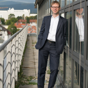 Prof. Dr. Jörg Kupjetz - Verträge auf den Punkt gebracht